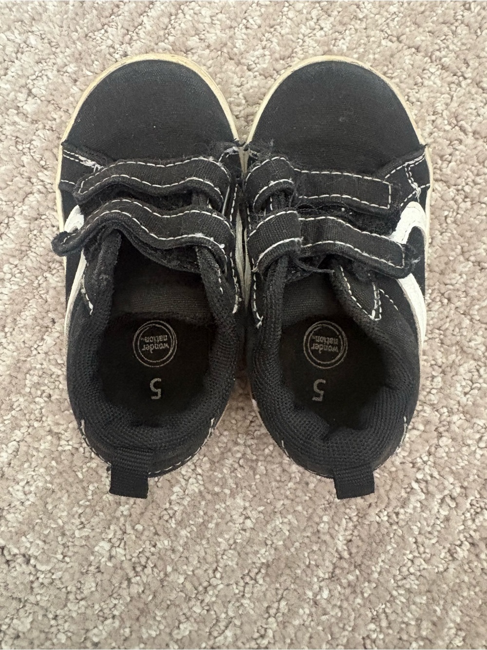 wonder nation Black and White Kids Velcro Sneakers